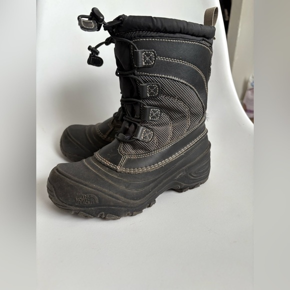 The North Face kids Alpenglow lV waterproof boots winter size 2 - Picture 2 of 6